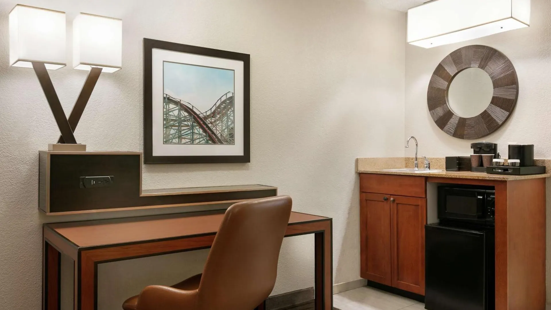 Embassy By Hilton Orlando International Drive Icon Park Hotell Williamsburg