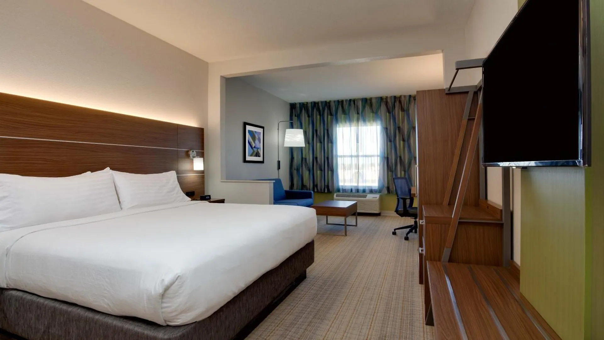 Hotell Holiday Express & International Airport By Ihg 2*