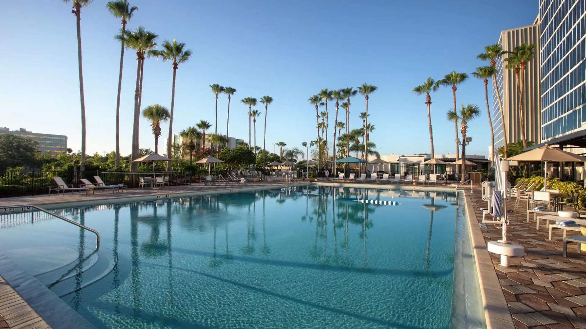 Hotel Doubletree By Hilton At The Entrance To Universal 3*