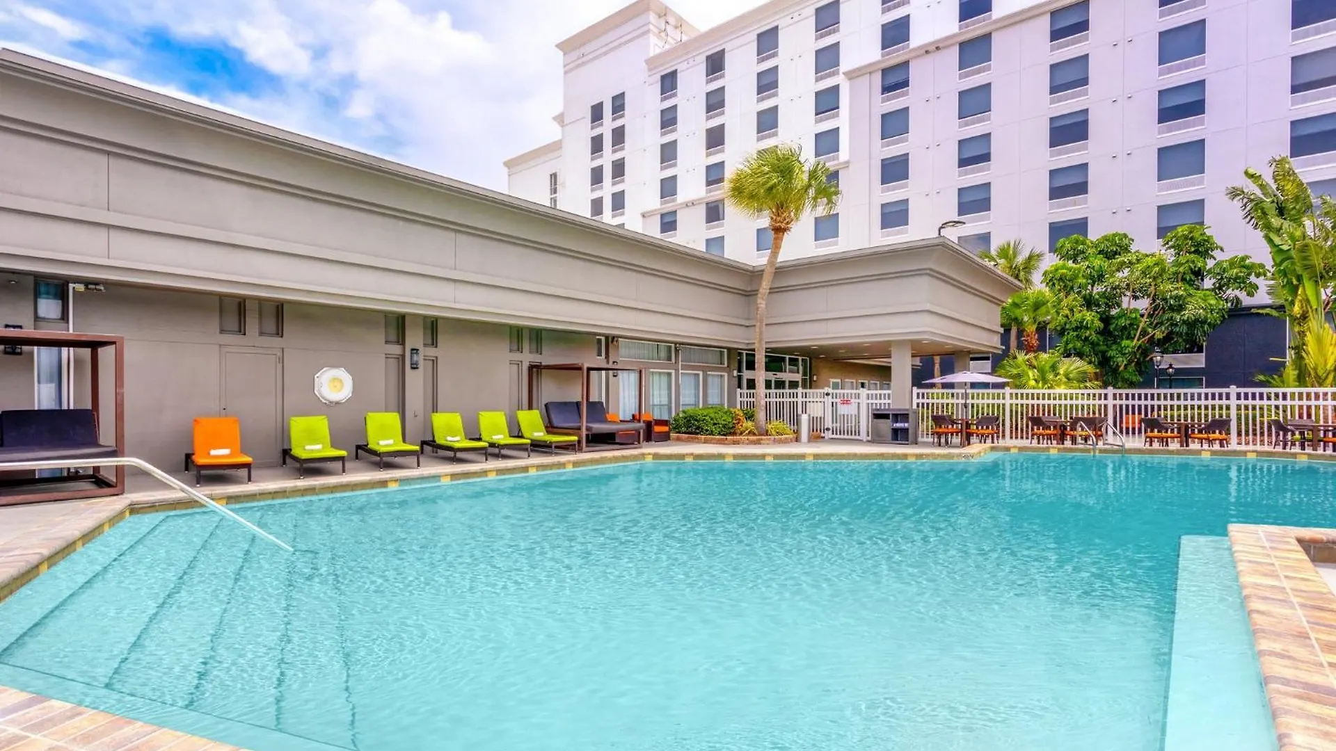 Resort & Across From Universal By Ihg