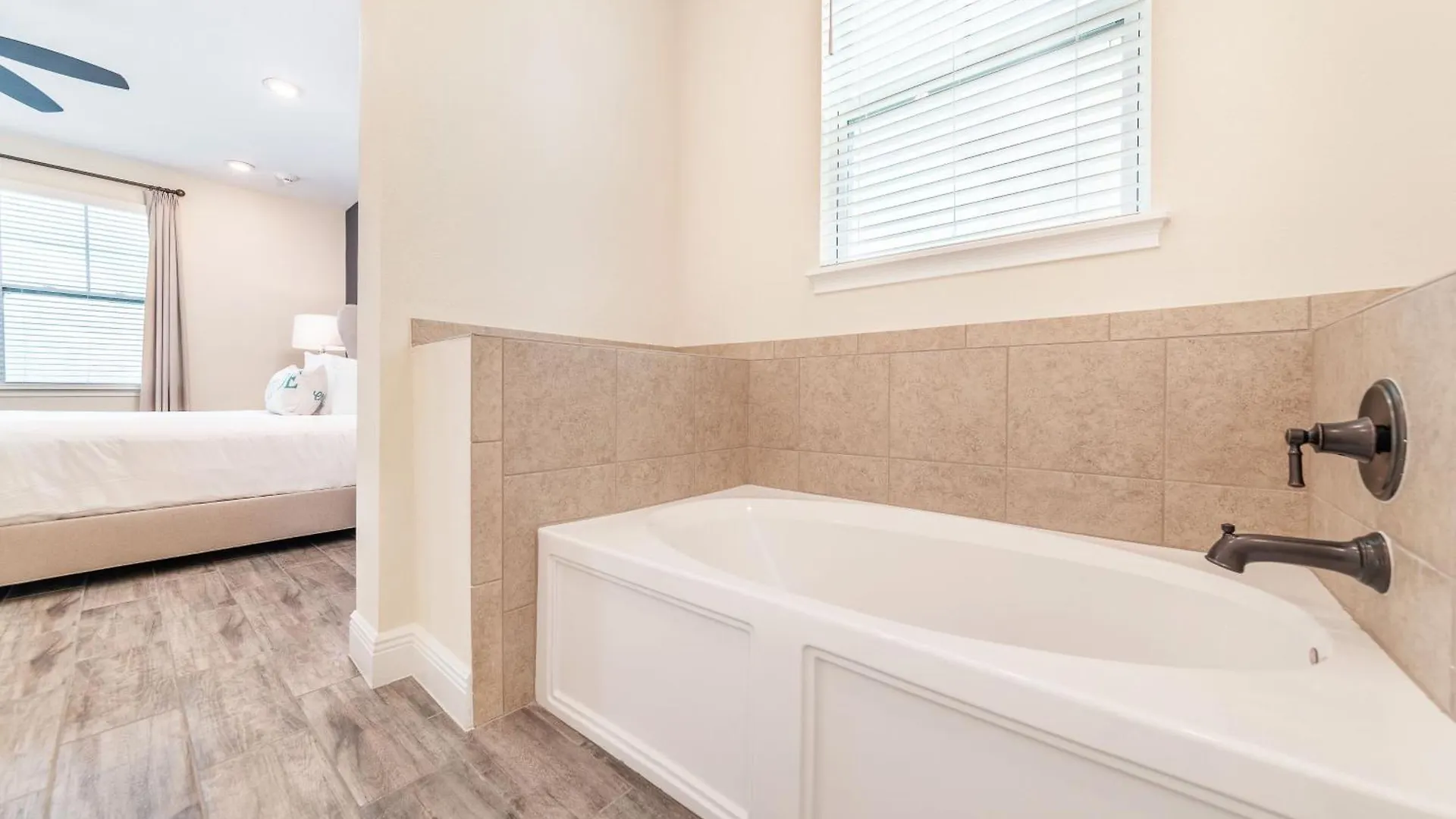 High Tide With Private Pool Near With Margaritaville Access - 8053su Ferienhaus Orlando