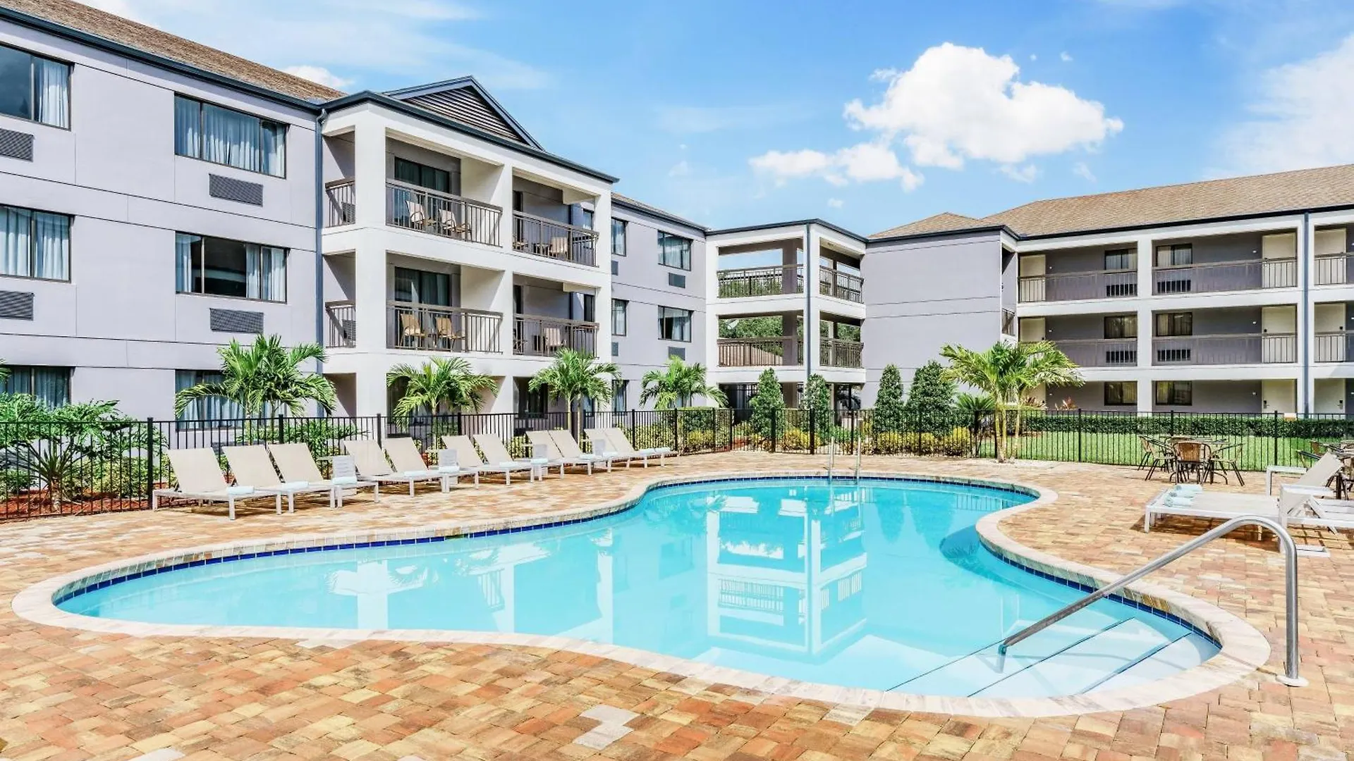 Courtyard By Marriott Orlando Buena Vista At Vista Centre Lake Buena Vista