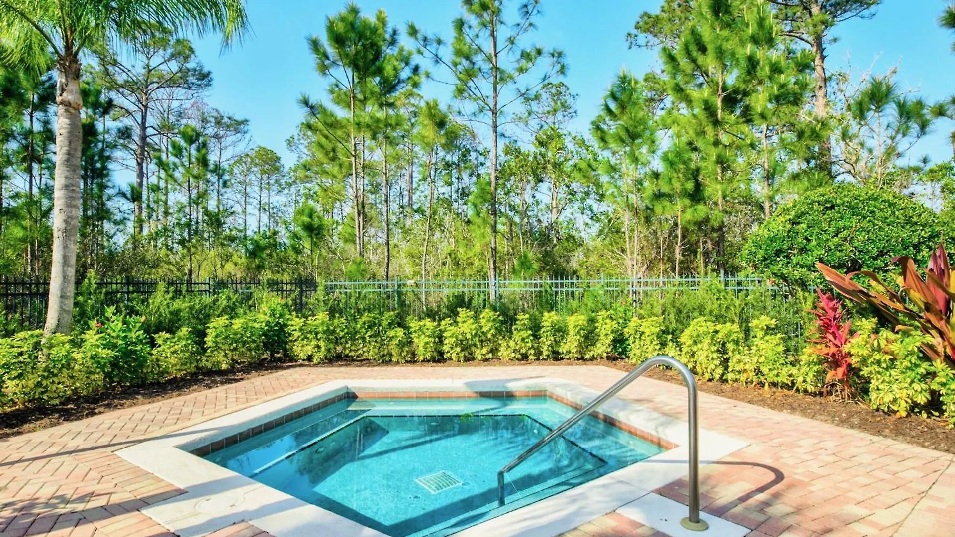 Bright - 2br With Pool & Hot Tub, Near Disney! *
