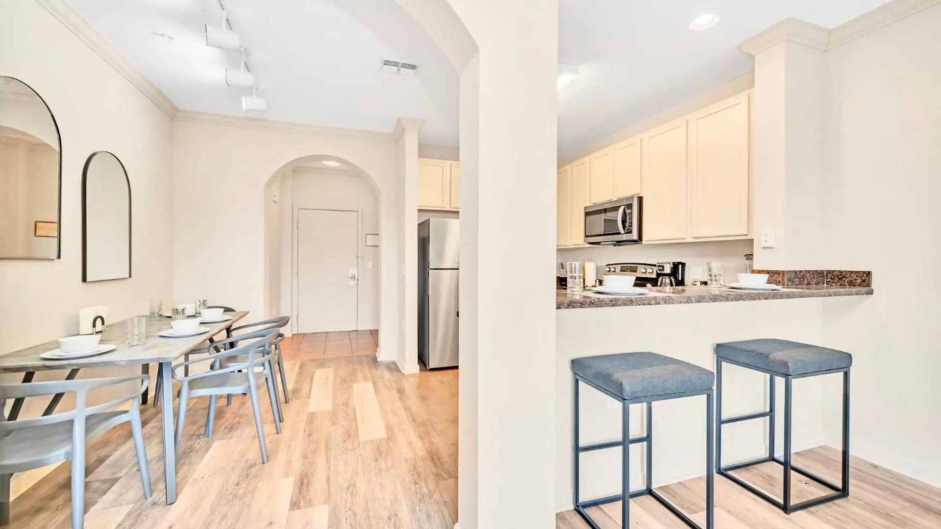 Bright - 2br With Pool & Hot Tub, Near Disney! 別荘 *