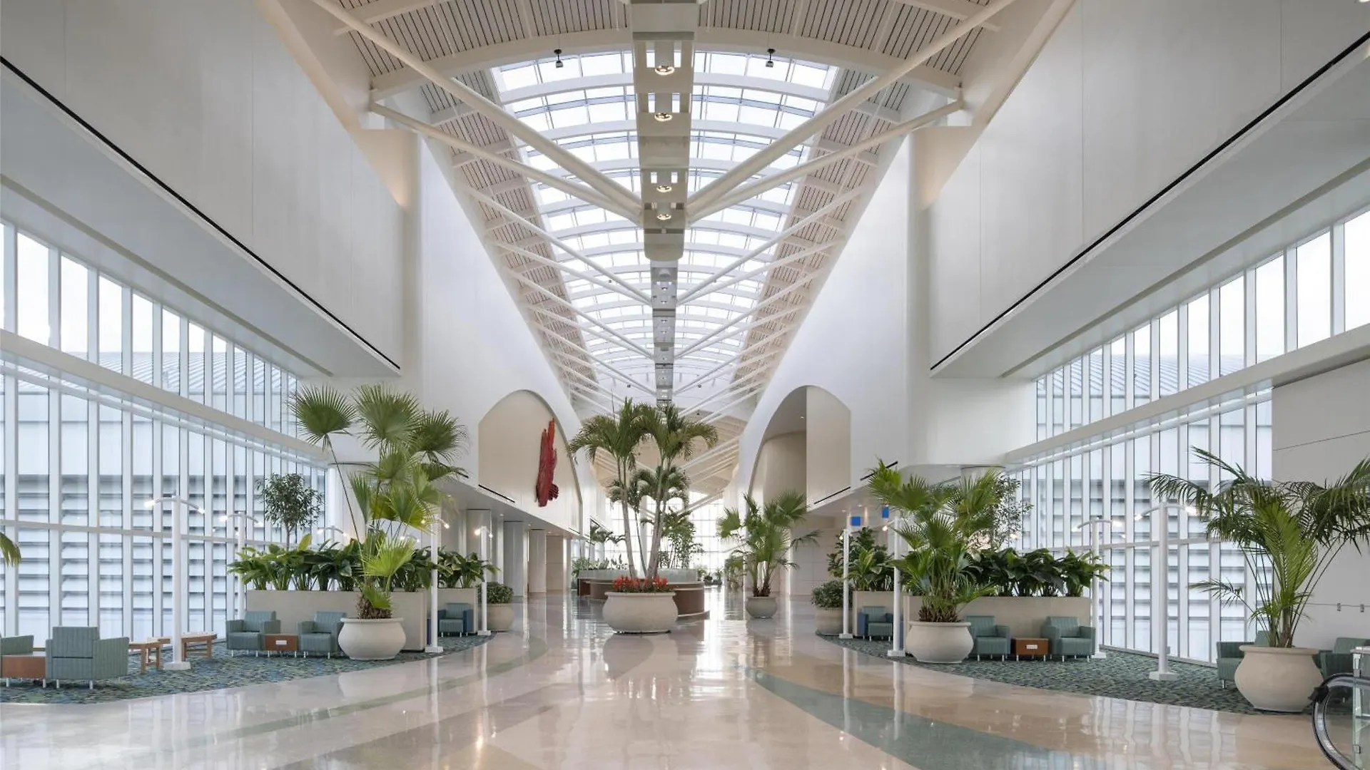 Hyatt Regency International Airport Otel 4*