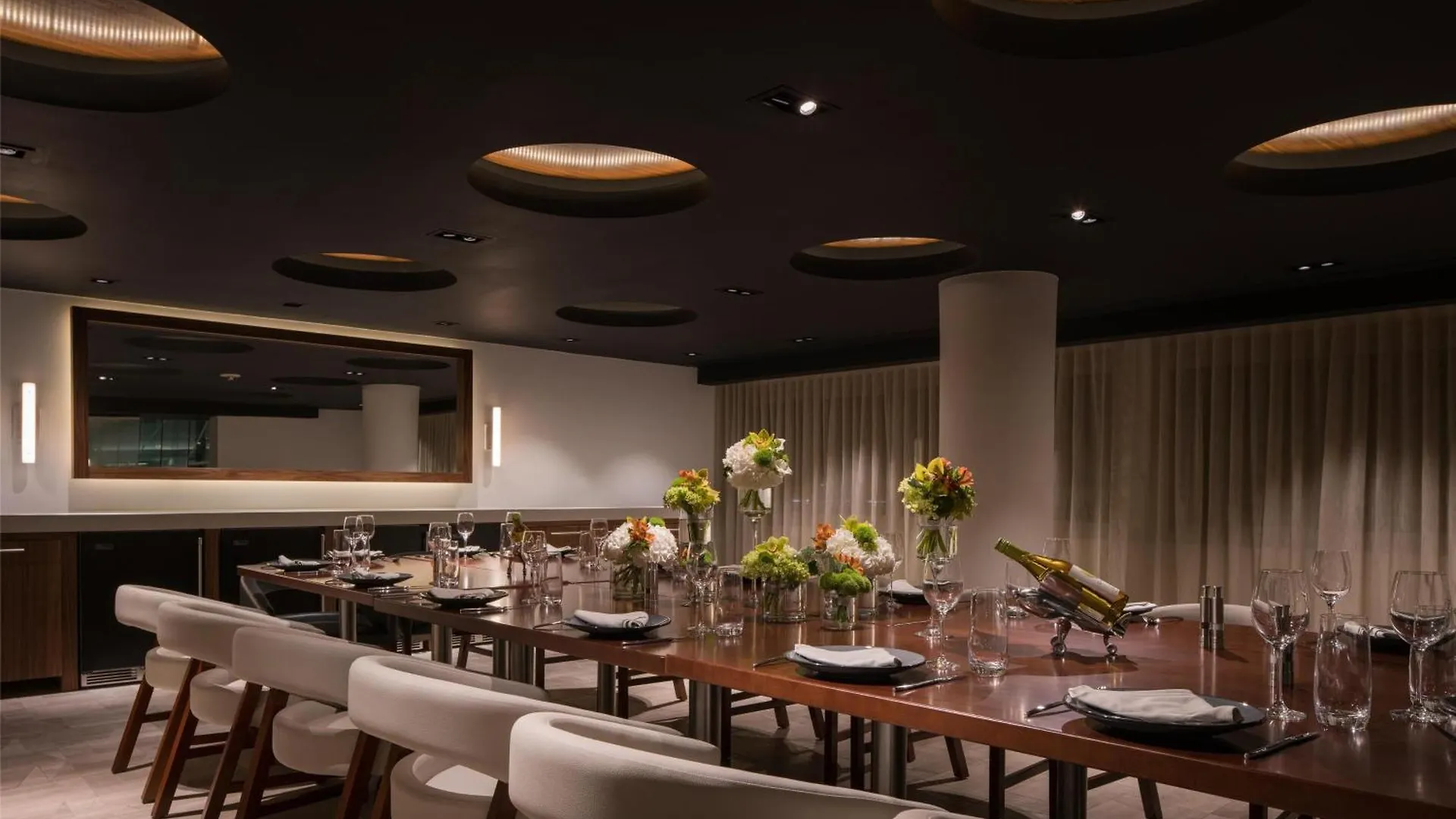 Otel Hyatt Regency International Airport 4*