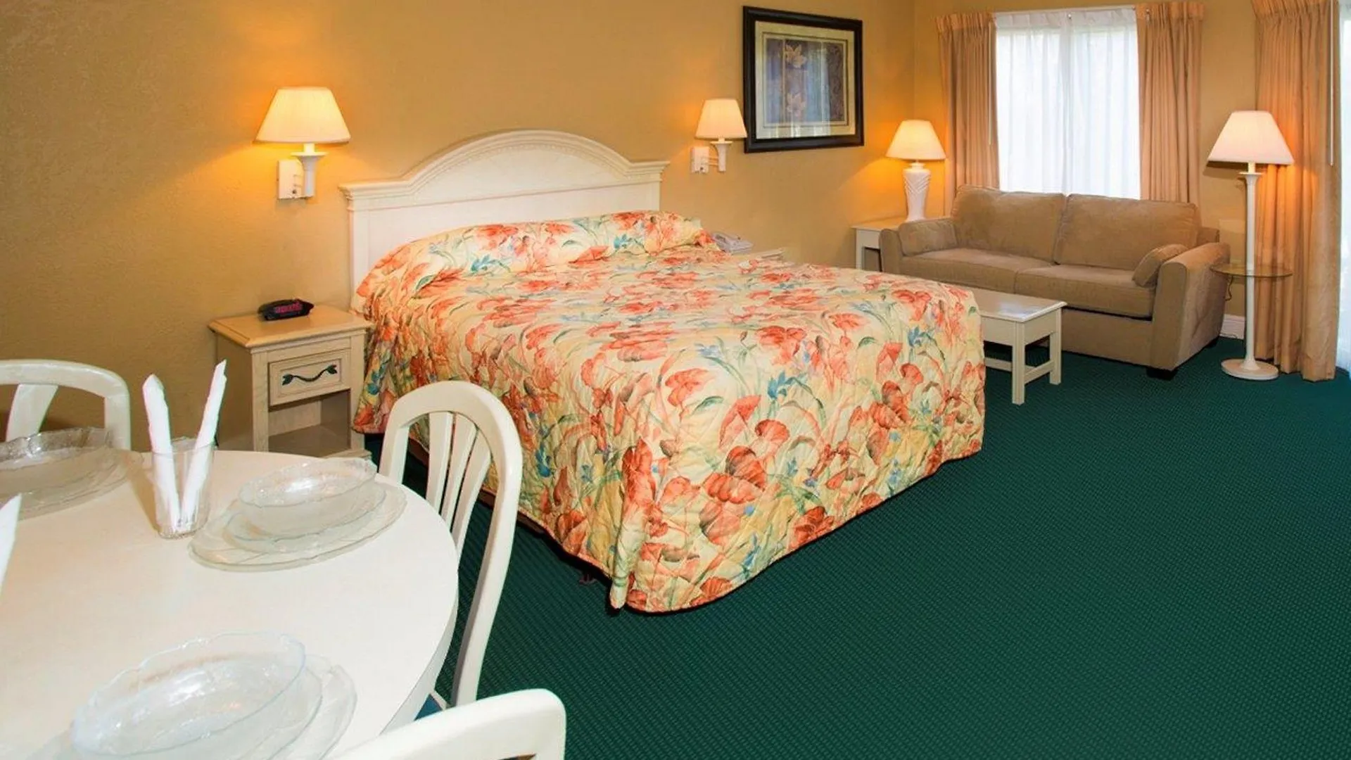 Enclave Suites, A Staysky & Near Universal