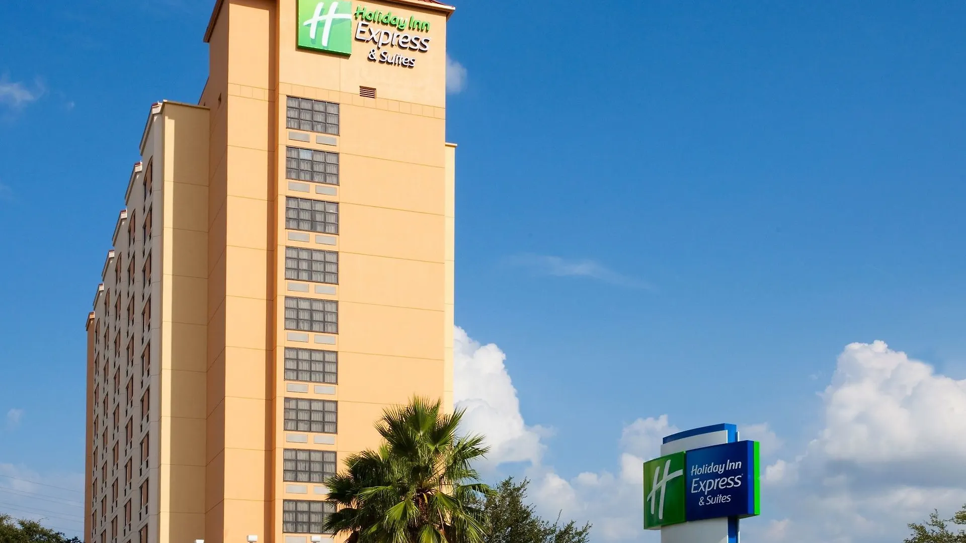 Resort & Across From Universal By Ihg Orlando