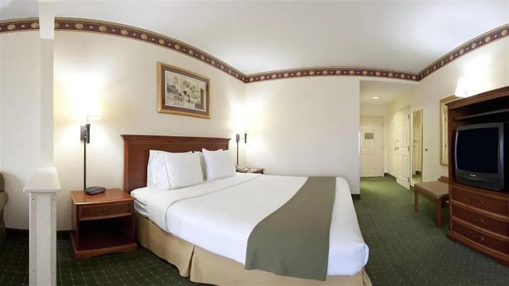 Holiday Express & International Airport By Ihg 2*