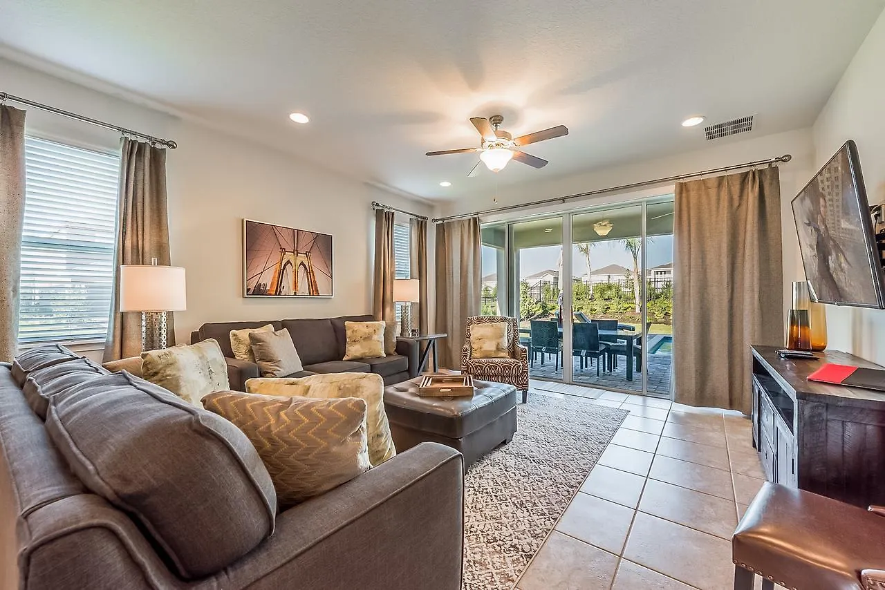 Semesterbostad Spacious By Rentyl Near With Private Pool & Amenities - 391f