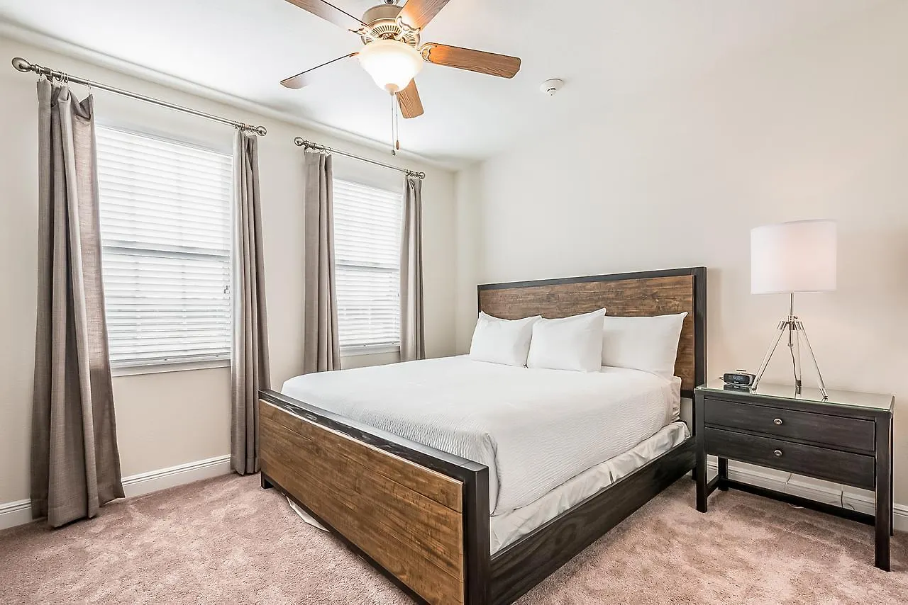 Spacious By Rentyl Near With Private Pool & Amenities - 391f Orlando