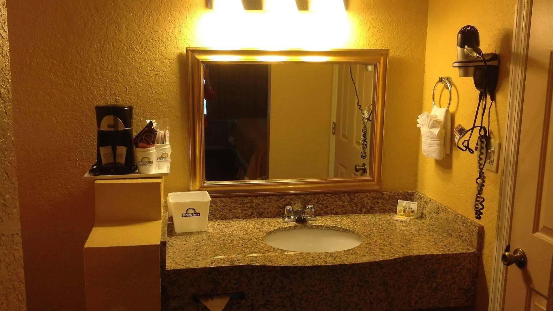Howard Johnson By Wyndham Orlando-international Drive 2*