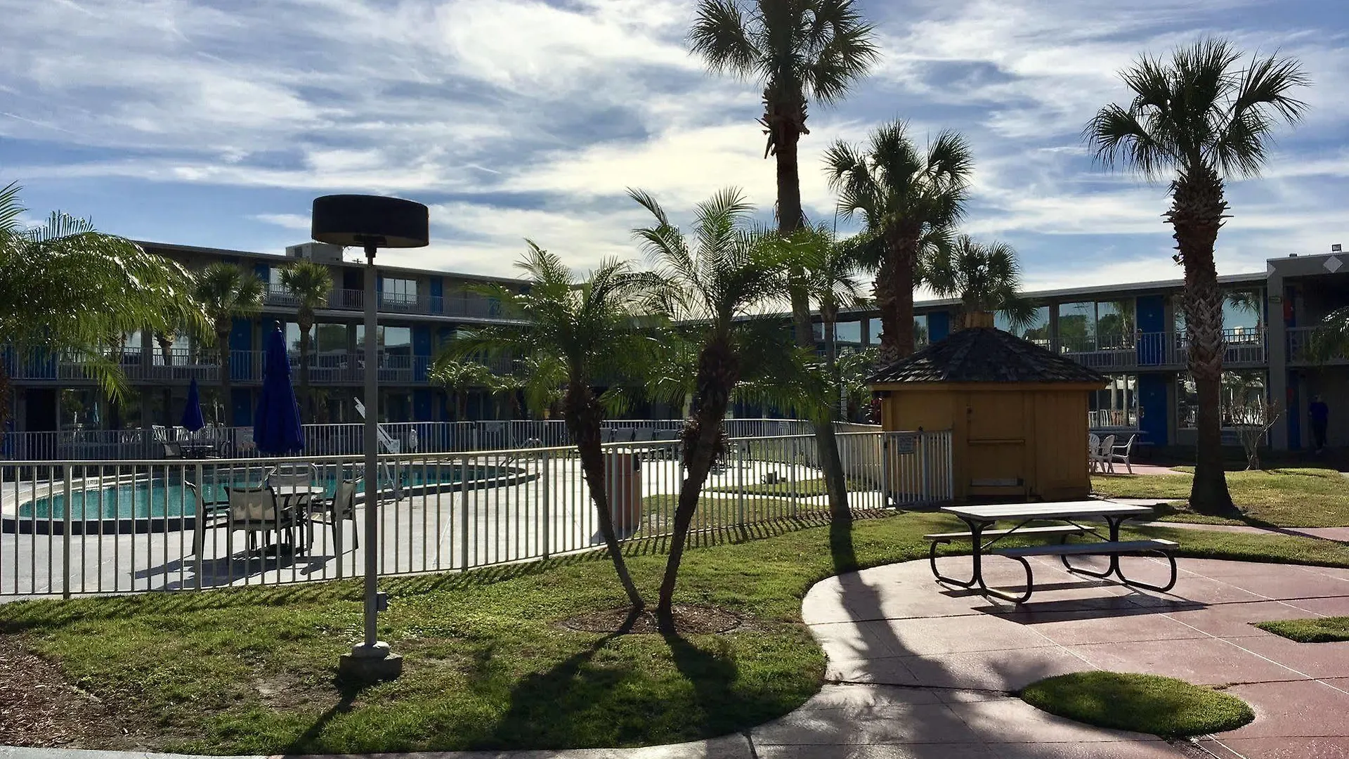 Howard Johnson By Wyndham Orlando-international Drive 2*