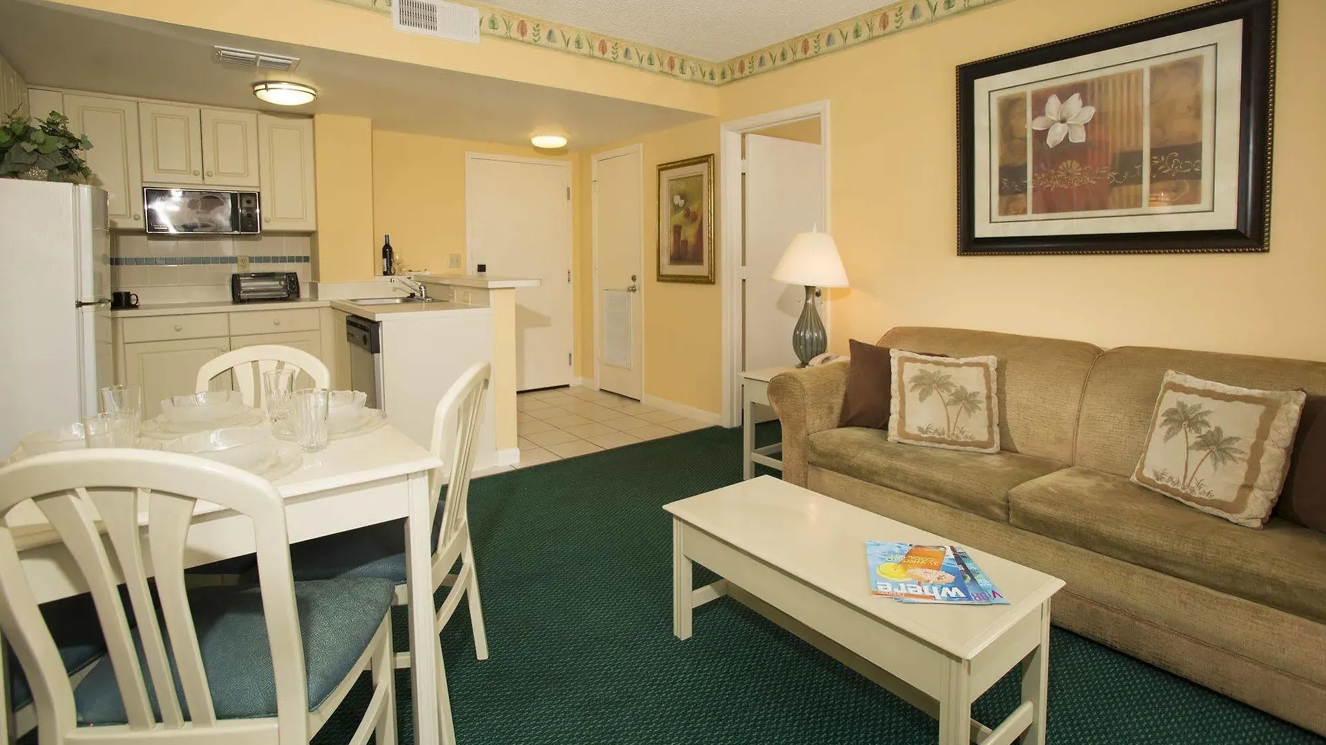 Enclave Suites, A Staysky & Near Universal 3*