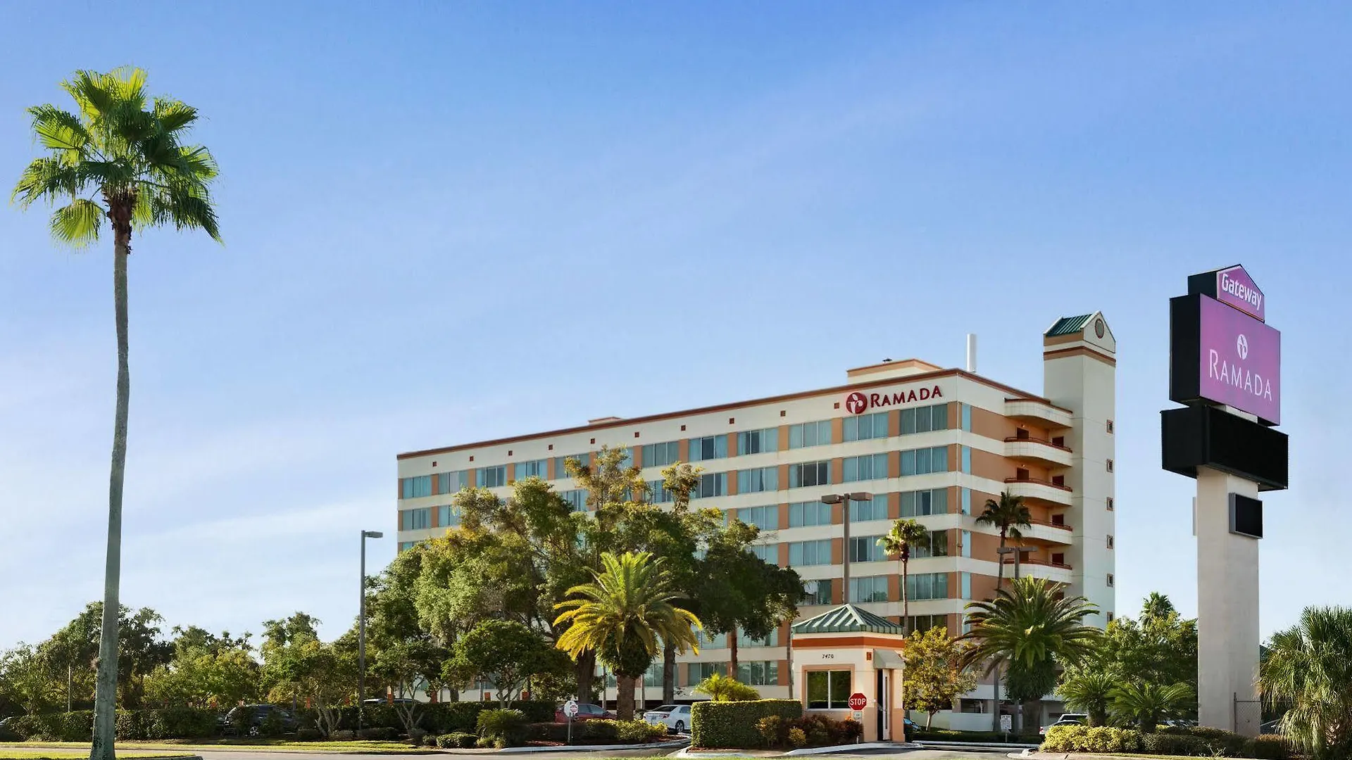 Ramada By Wyndham Kissimmee Gateway - Free Theme Park Shuttle 3*