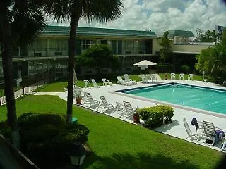 호텔 Budget And Suites West