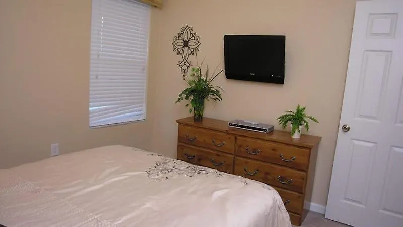 Excutive 6 Bedroom 4 Bath Pool And Spa Home *